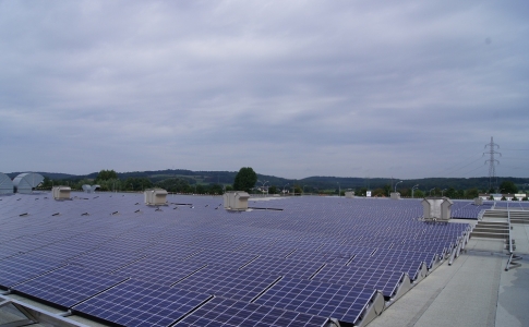 Супермаркеты установили 7,5 тысяч солнечных батарей на своих крышах.